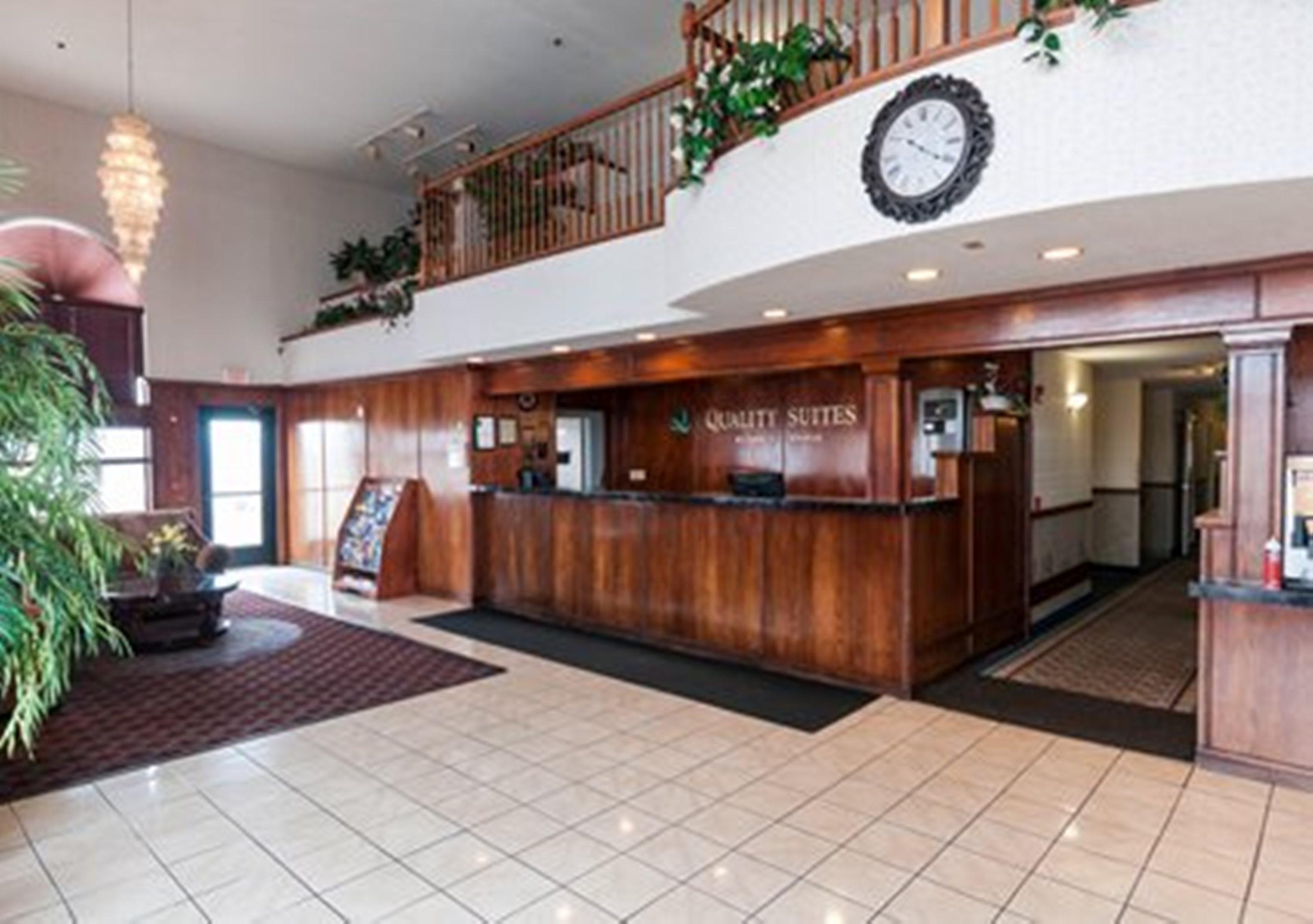 Quality Suites Albuquerque Airport Exterior photo