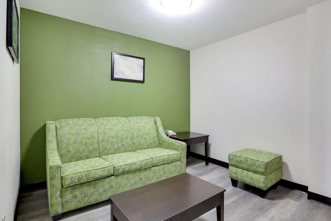 Quality Suites Albuquerque Airport Exterior photo